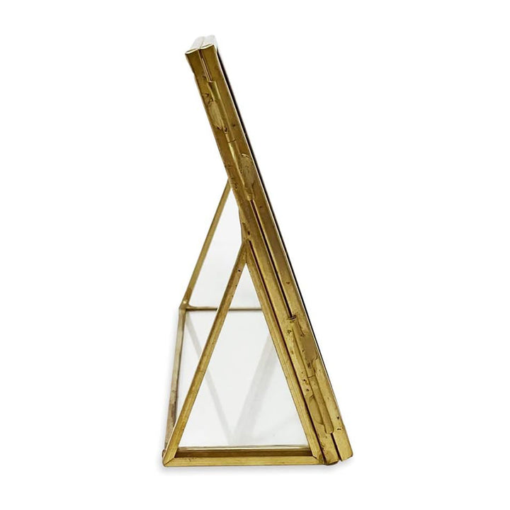 Isaac Jacobs Antique Gold, Vintage Style Brass and Glass, Floating Photo Frame, Metal, with Locket Closure and Angled Base, for Pictures, Art, Mementos, Keepsakes, 2 Pack