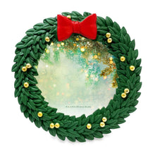 Isaac Jacobs 4x4 Wreath Holiday Picture Frame, Festive Photo Gift for Loved Ones, Tabletop or Wall Display, Elegant Home Decor_#color_green_4x4