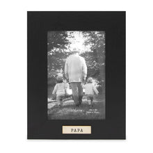 Isaac Jacobs Wood Sentiments "Papa" Picture Frame, Keepsake Photo Frame with Easel and a Hanging Tabs for Tabletop, Desktop & Wall Display_#color_black_4x6_vertical