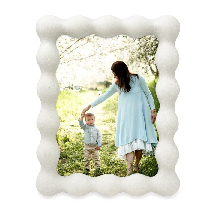 Isaac Jacobs Resin Picture Frame, Elegant Undulating Curve Design for Tabletop &amp; Wall Display Photo Frame, Home Décor, Art, Photo Gallery