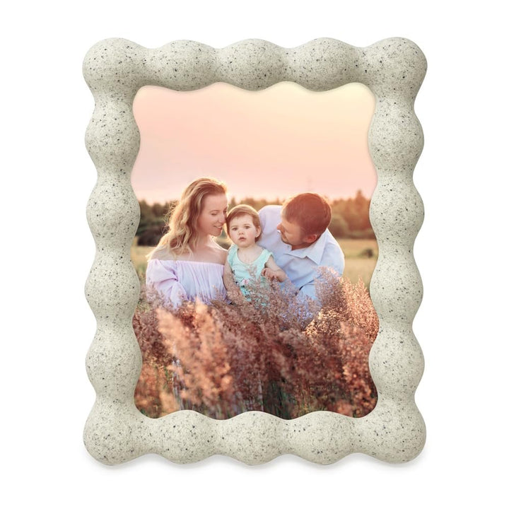 Isaac Jacobs Resin Picture Frame, Elegant Undulating Curve Design for Tabletop &amp; Wall Display Photo Frame, Home Décor, Art, Photo Gallery
