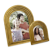 Isaac Jacobs Arc Resin Picture Frame with Gradient Design, Decorative Photo Frame, Tabletop & Wall Display, Hanging Display & Home Decor