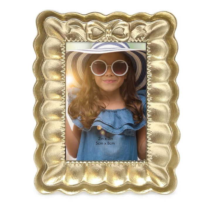 Isaac Jacobs 2x3 Blush With White Resin Picture Frame, Layered Double Ruffle Wave Design with Bow, Tabletop &amp; Wall Display Photo Frame, Home Décor, Art, Photo Gallery (2x3, Blush With White)