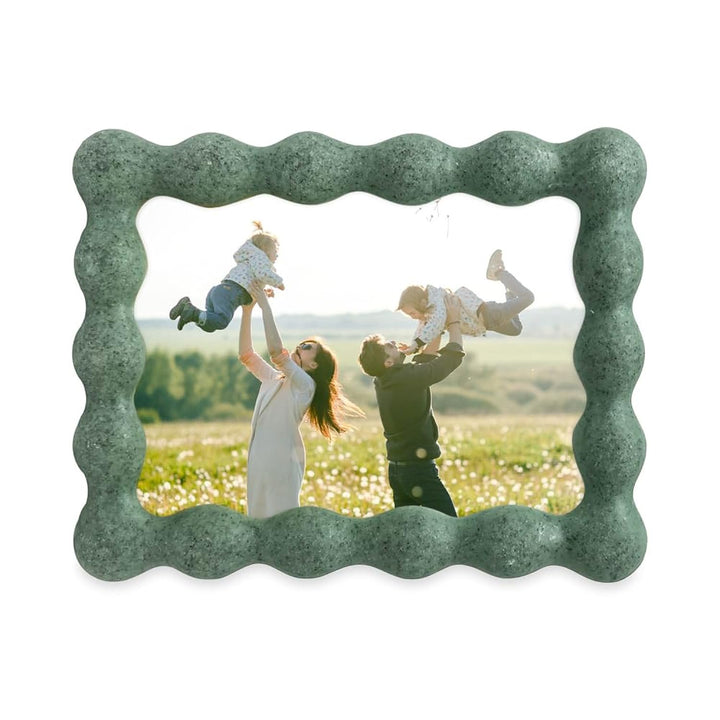 Isaac Jacobs Resin Picture Frame, Elegant Undulating Curve Design for Tabletop &amp; Wall Display Photo Frame, Home Décor, Art, Photo Gallery