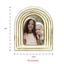 Isaac Jacobs Arc Resin Picture Frame with Gradient Design, Decorative Photo Frame, Tabletop & Wall Display, Hanging Display & Home Decor