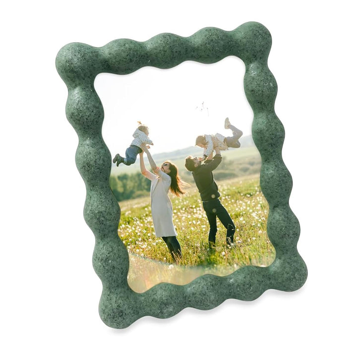 Isaac Jacobs Resin Picture Frame, Elegant Undulating Curve Design for Tabletop &amp; Wall Display Photo Frame, Home Décor, Art, Photo Gallery