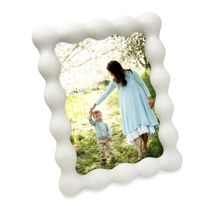 Isaac Jacobs Resin Picture Frame, Elegant Undulating Curve Design for Tabletop &amp; Wall Display Photo Frame, Home Décor, Art, Photo Gallery
