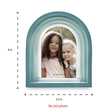 Isaac Jacobs Arc Resin Picture Frame with Gradient Design, Decorative Photo Frame, Tabletop & Wall Display, Hanging Display & Home Decor