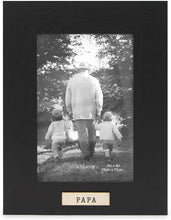 Isaac Jacobs Wood Sentiments "Papa" Picture Frame, Keepsake Photo Frame with Easel and a Hanging Tabs for Tabletop, Desktop & Wall Display_#color_4x6_vertical