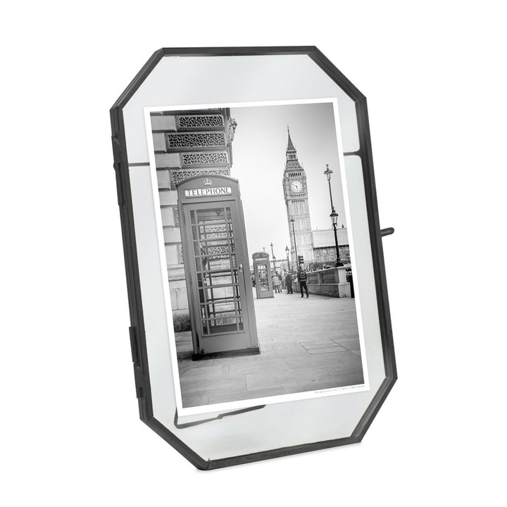 Isaac Jacobs Vintage Style Octagon Brass &amp; Glass, Metal Floating Picture Frame with Locket Closure, Tabletop Display