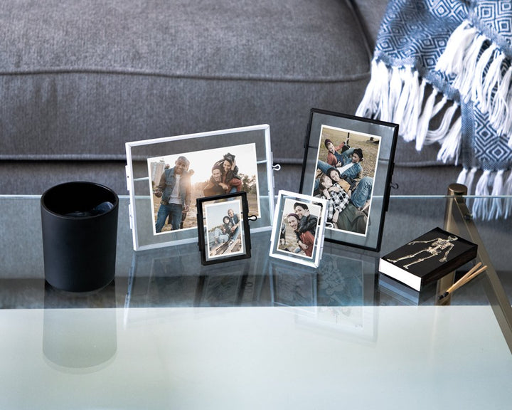 Isaac Jacobs Modern Style Brass and Glass, Pressed Glass, Metal Floating Desk Photo Frame with Locket Closure for Pictures, Art, Mementos &amp; Keepsakes