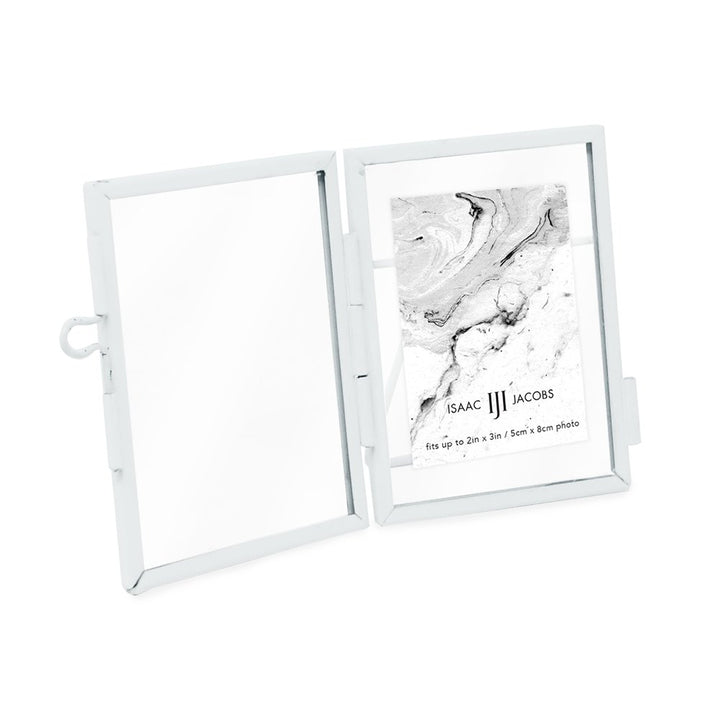 Isaac Jacobs Modern Style Brass and Glass, Pressed Glass, Metal Floating Desk Photo Frame with Locket Closure for Pictures, Art, Mementos &amp; Keepsakes