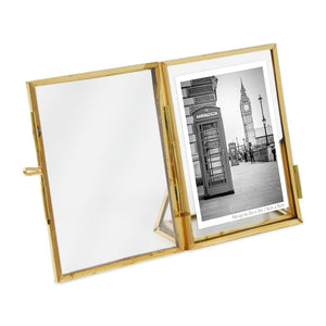 Isaac Jacobs Vintage Style Brass and Glass, Floating Photo Frame, Metal, with Locket Closure and Angled Base, for Pictures, Art, Mementos, Keepsakes