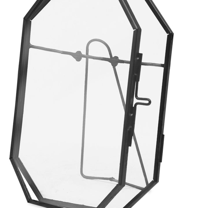 Isaac Jacobs Vintage Style Octagon Brass &amp; Glass, Metal Floating Picture Frame with Locket Closure, Tabletop Display