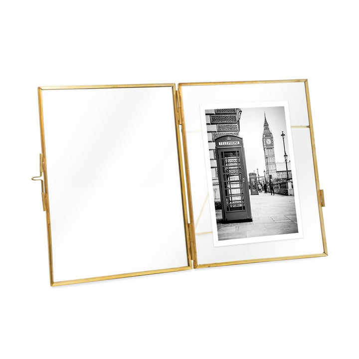 Isaac Jacobs Vintage Style Brass and Glass, Metal Floating Picture Frame with Locket Closure, for Photos, Art, &amp; More, Tabletop Display