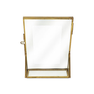 Isaac Jacobs Vintage Style Brass and Glass, Floating Photo Frame, Metal, with Locket Closure and Angled Base, for Pictures, Art, Mementos, Keepsakes