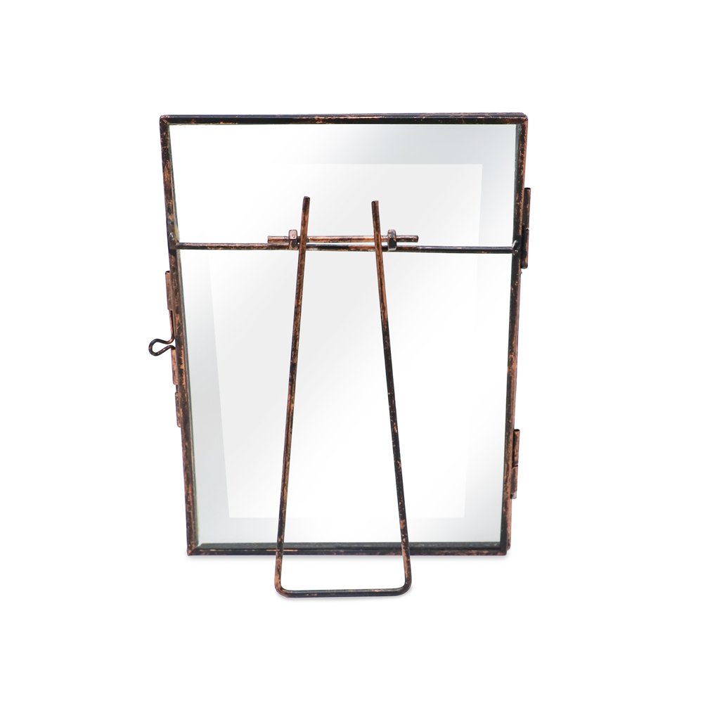 Isaac Jacobs Vintage Style Brass and Glass, Metal Floating Picture Frame with Locket Closure, for Photos, Art, &amp; More, Tabletop Display