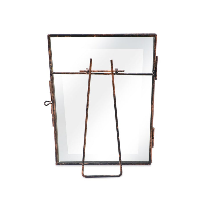 Isaac Jacobs Vintage Style Brass and Glass, Metal Floating Picture Frame with Locket Closure, for Photos, Art, &amp; More, Tabletop Display