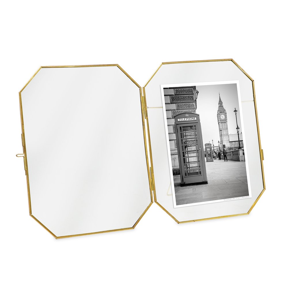 Isaac Jacobs Vintage Style Octagon Brass &amp; Glass, Metal Floating Picture Frame with Locket Closure, Tabletop Display