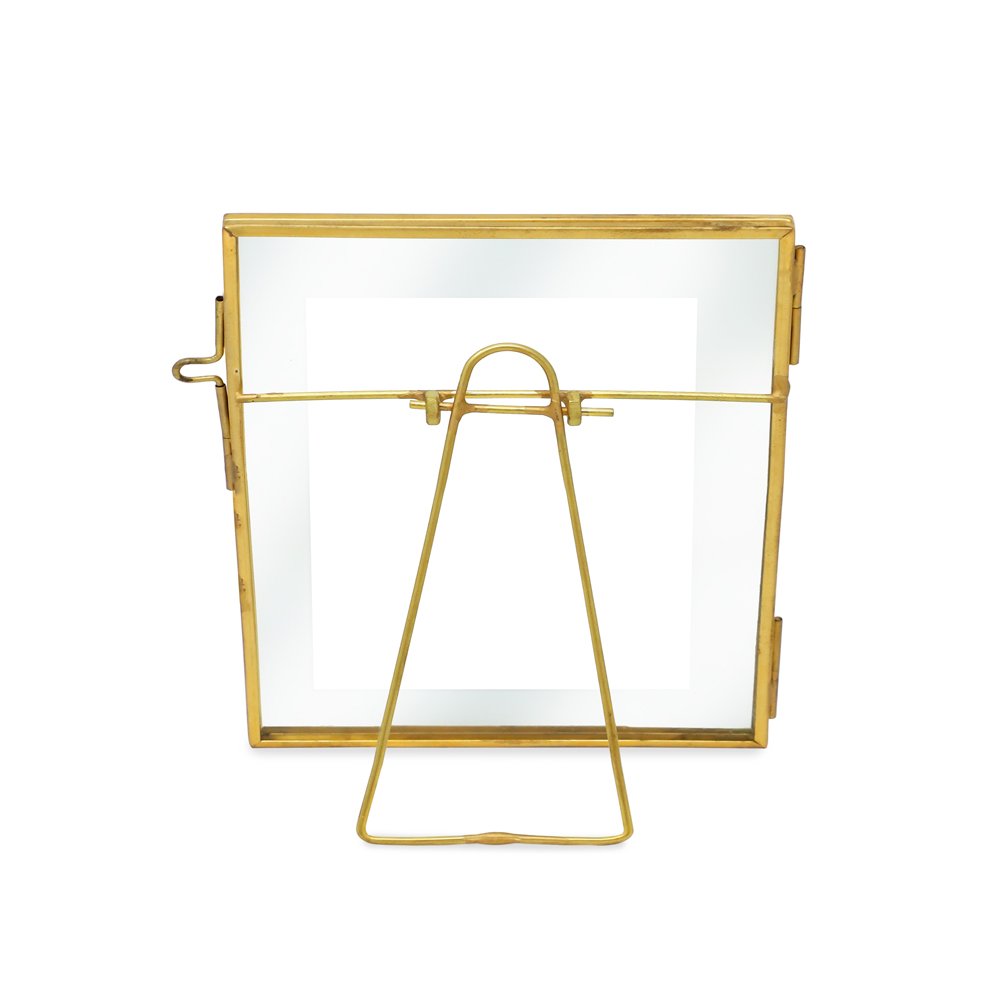Isaac Jacobs Vintage Style Brass and Glass, Metal Floating Picture Frame with Locket Closure, for Photos, Art, &amp; More, Tabletop Display