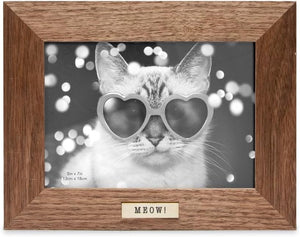 Isaac Jacobs Wood Sentiments Cat "Meow" Picture Frame, Vertical Keepsake Photo Frame with Easel and a Hanging Tabs for Tabletop, Desktop & Wall Display