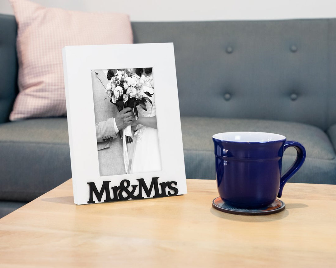 Isaac Jacobs Wood Sentiments “Mr &amp; Mrs” Picture Frame, Newlywed Photo Gift for Wedding, Display on Tabletop, Desk