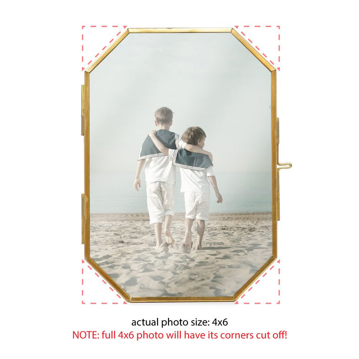 Isaac Jacobs Vintage Style Octagon Brass &amp; Glass, Metal Floating Picture Frame with Locket Closure, Tabletop Display