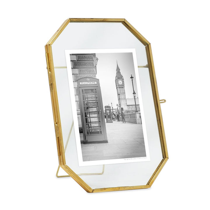 Isaac Jacobs Vintage Style Octagon Brass &amp; Glass, Metal Floating Picture Frame with Locket Closure, Tabletop Display
