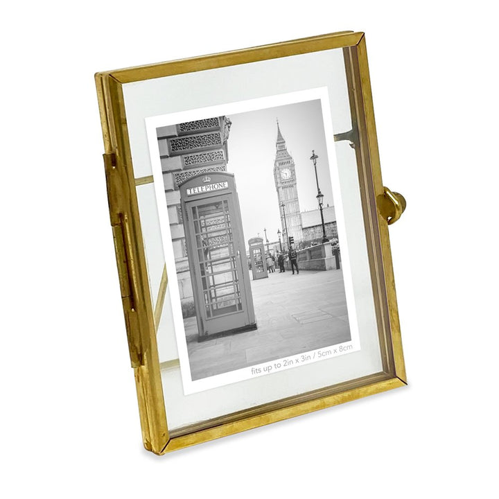 Isaac Jacobs Vintage Style Brass and Glass, Metal Floating Desk Photo Frame with Locket Bead Clasp Closure for Pictures Art, More