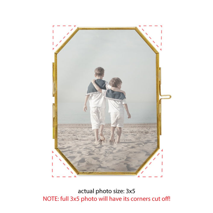 Isaac Jacobs Vintage Style Octagon Brass &amp; Glass, Metal Floating Picture Frame with Locket Closure, Tabletop Display