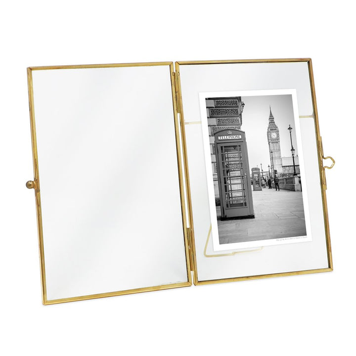 Isaac Jacobs Vintage Style Brass and Glass, Metal Floating Desk Photo Frame with Locket Bead Clasp Closure for Pictures Art, More